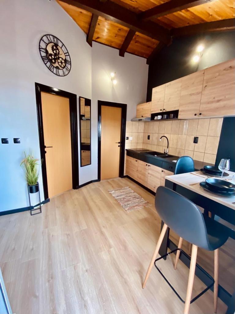 Apartman Milisa Примоштен Екстер'єр фото