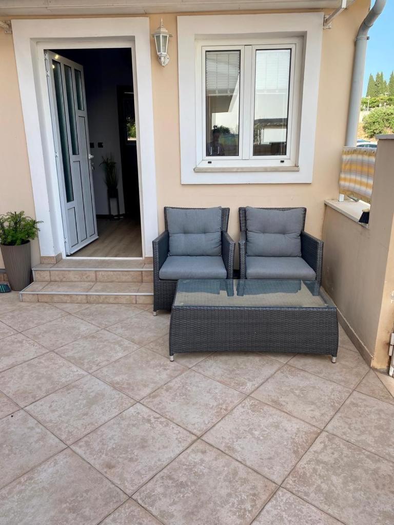 Apartman Milisa Примоштен Екстер'єр фото